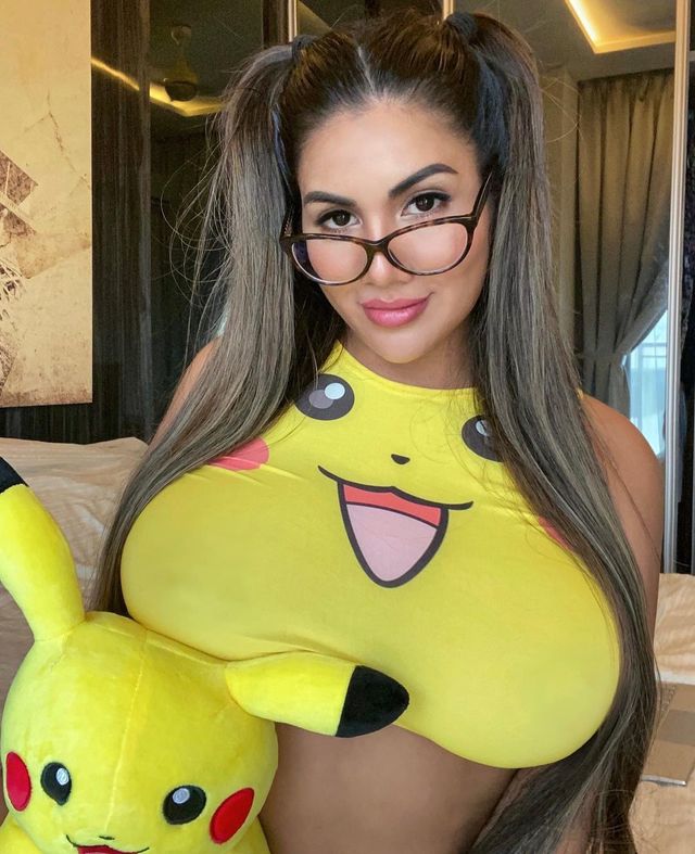 Val Cortez, A Busty Latina Model and Instagram Star