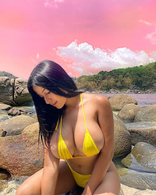 Mar-Anne Almosa, Hot Filipino Instagram model 
