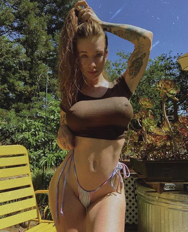 Coconut Kitty, American Blonde Tattoo Model Posting Sexy Pics