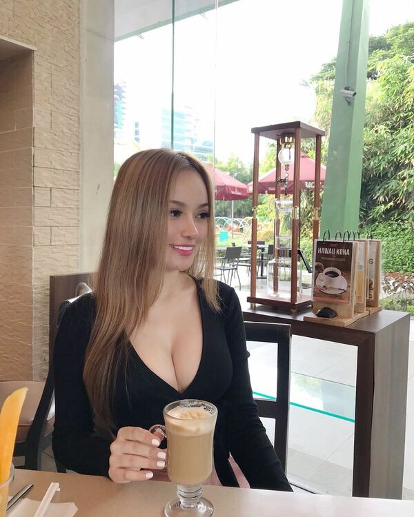 Yvonne Jane, a gorgeous beauty from Philippines