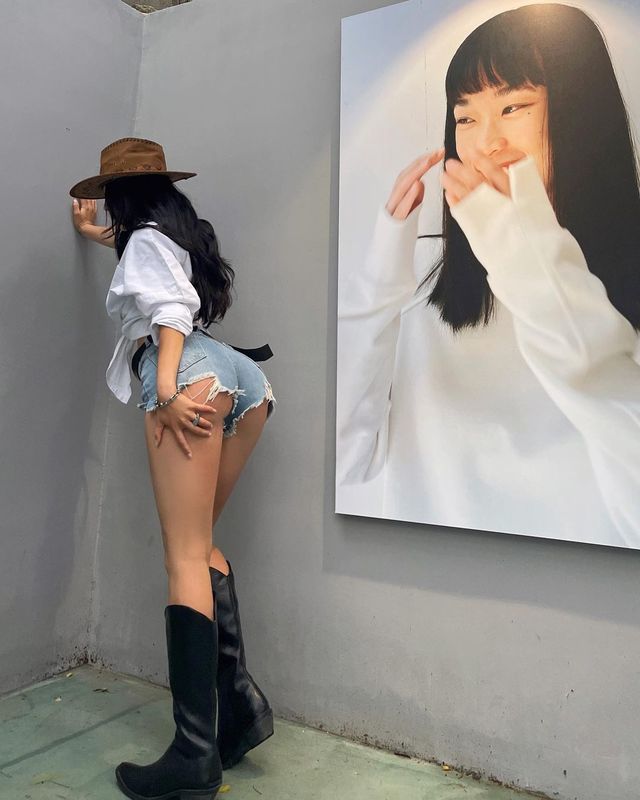 Lil Chili, Fit Chinese Girl