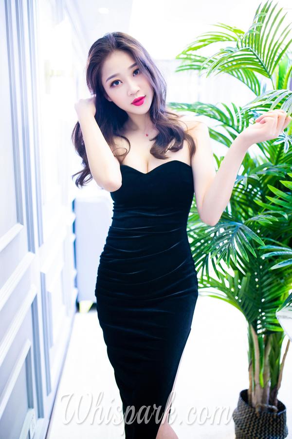 Ladies Wearing Black Dress Are Full of Mystery