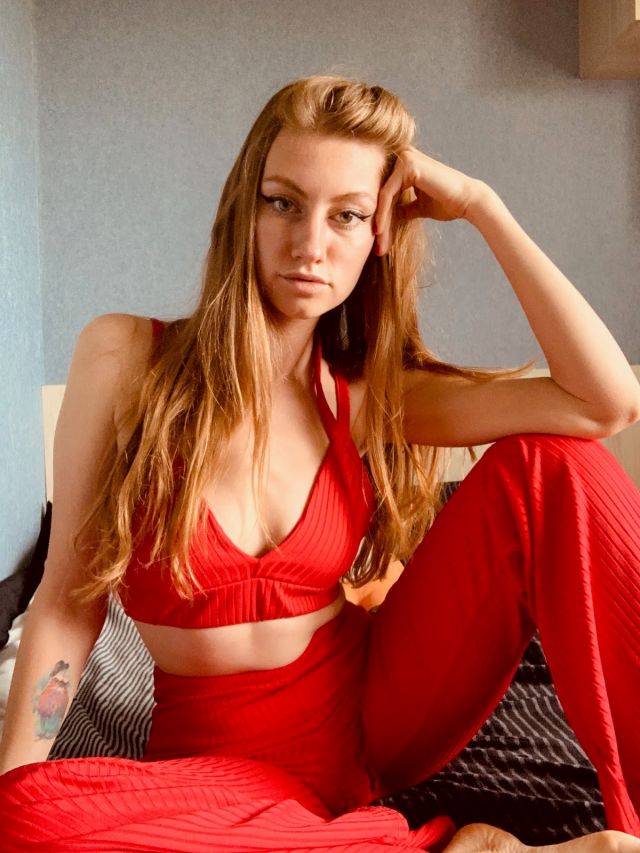 Ann Umbird, A Stunning Model With Beautiful Redheads