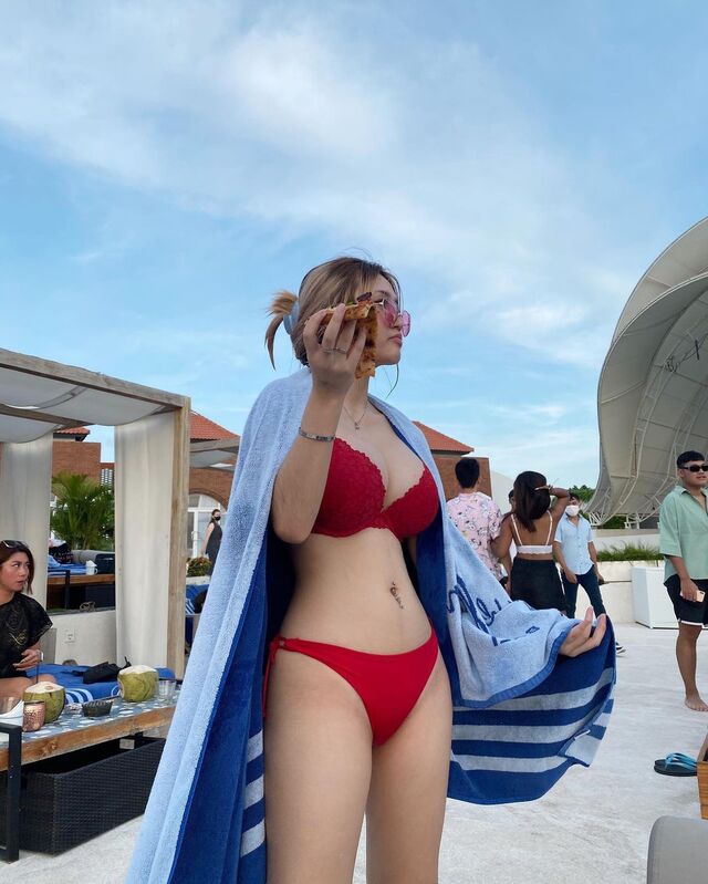 Anastasya Khosasih, Huge Tits Asian Model