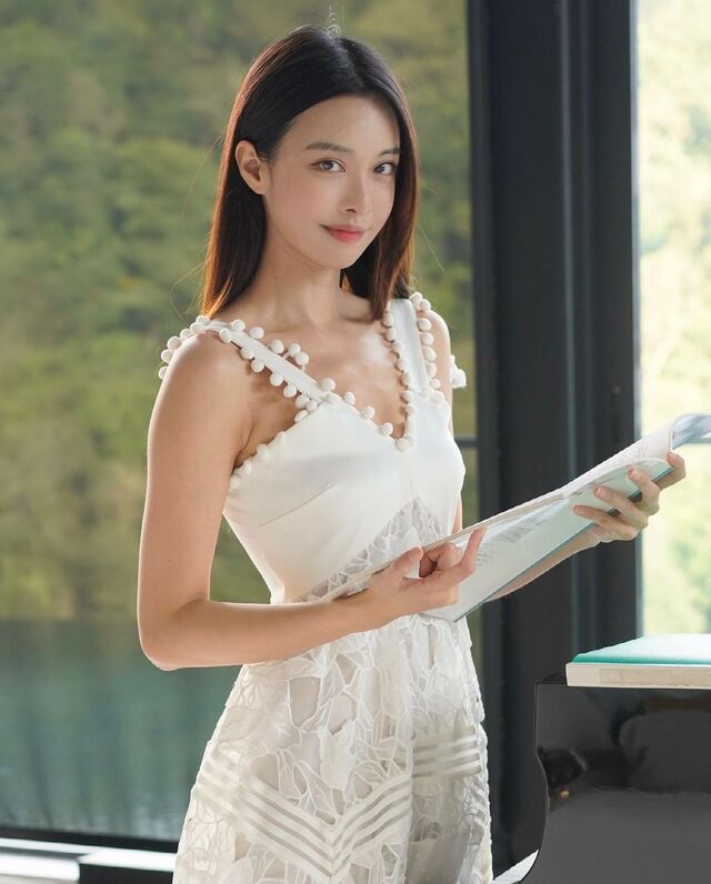 Cathryn Li, Fit Malaysian Pianist and Actress