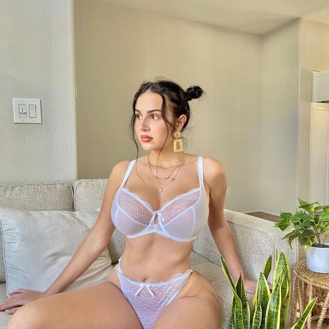 Big Nino, A Booty  Instagram star From the United States